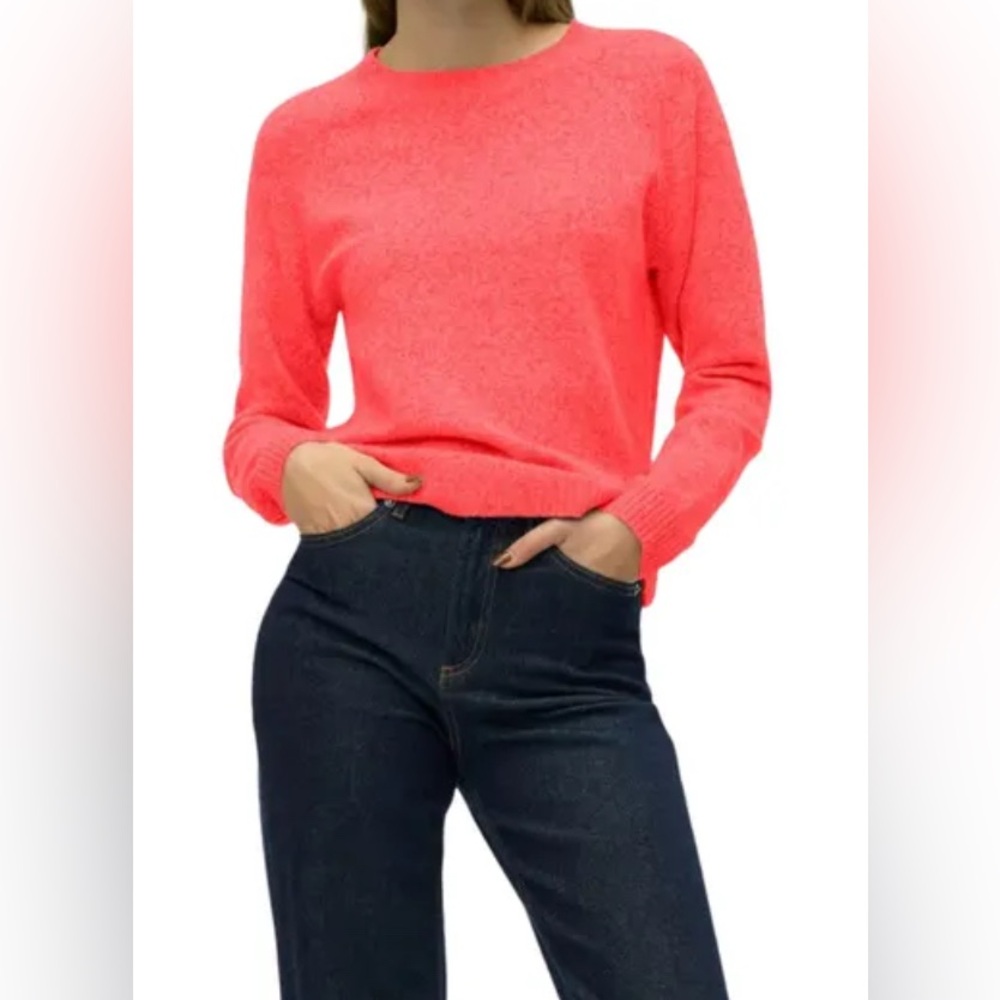100% Chasmere Women's Neon Pink Sweater